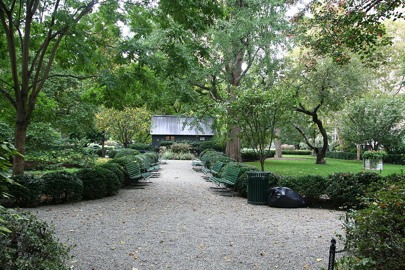 File:Gramercy Park in October 2014.JPG